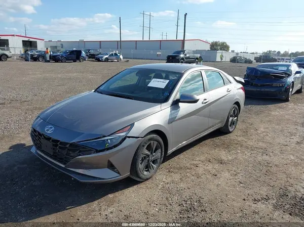KMHLM4AJ0PU088112 2023 HYUNDAI ELANTRA - Image 2
