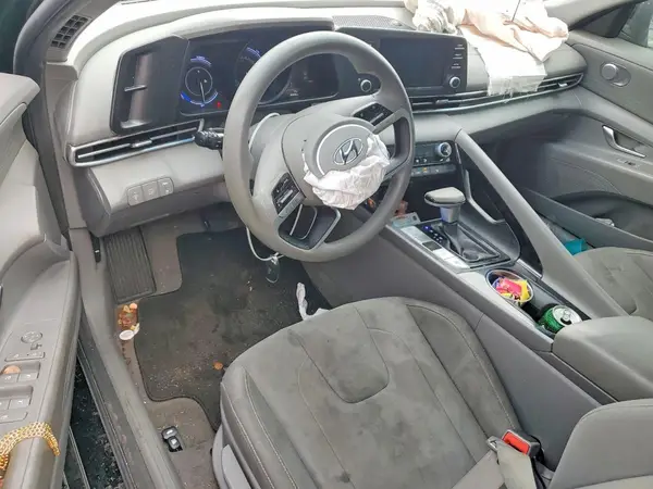 KMHLM4AJ1MU005329 2021 HYUNDAI ELANTRA - Image 8