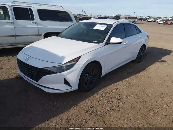 KMHLM4AJ1MU005394 2021 HYUNDAI ELANTRA - Image 2