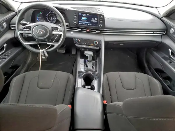 KMHLM4AJ1NU020768 2022 HYUNDAI ELANTRA - Image 8