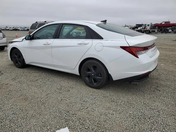 KMHLM4AJ1NU023296 2022 HYUNDAI ELANTRA - Image 2