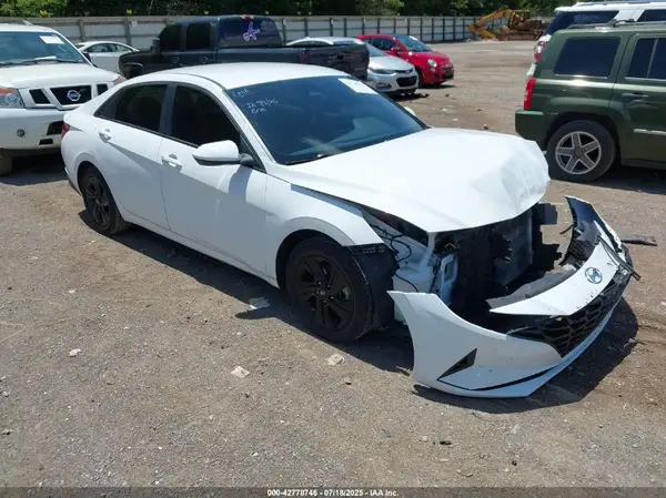 KMHLM4AJ1NU028921 2022 HYUNDAI ELANTRA - Image 1