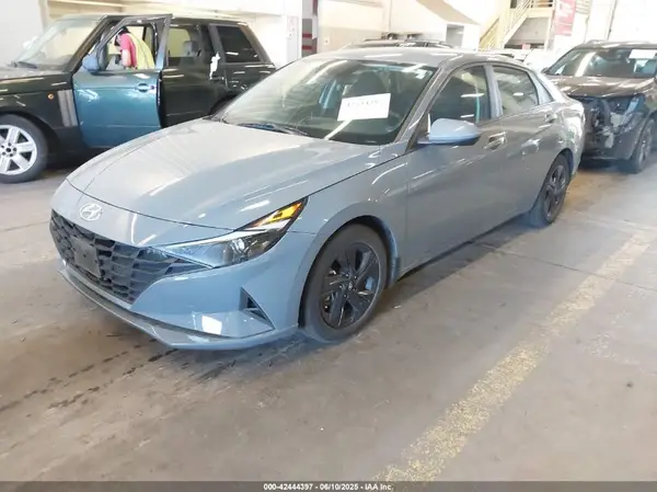 KMHLM4AJ1PU041932 2023 HYUNDAI ELANTRA - Image 2