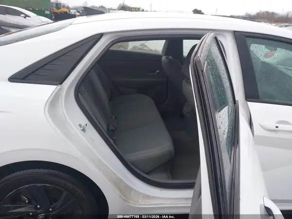KMHLM4AJ1PU045981 2023 HYUNDAI ELANTRA - Image 8