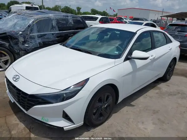 KMHLM4AJ1PU076681 2023 HYUNDAI ELANTRA - Image 2