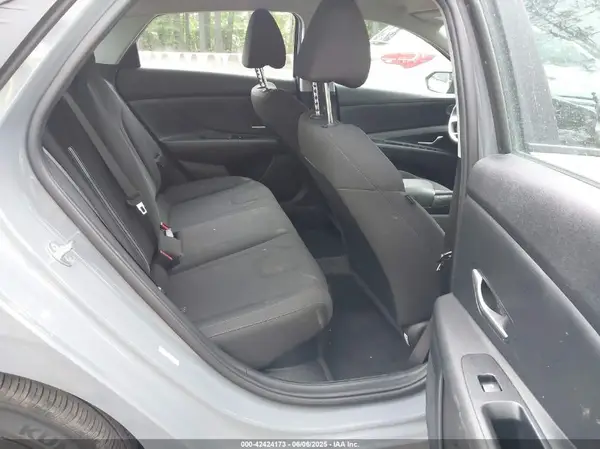 KMHLM4AJ2NU013098 2022 HYUNDAI ELANTRA - Image 8