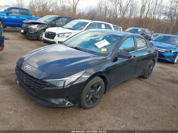 KMHLM4AJ2NU023081 2022 HYUNDAI ELANTRA - Image 2