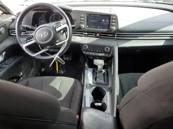 KMHLM4AJ2NU026014 2022 HYUNDAI ELANTRA - Image 8