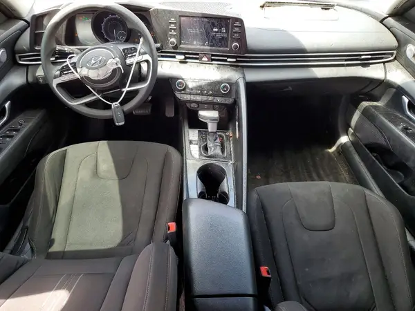 KMHLM4AJ2NU030385 2022 HYUNDAI ELANTRA - Image 8