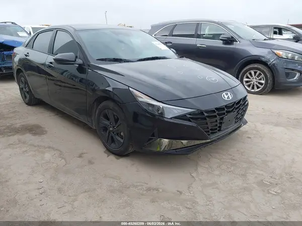 KMHLM4AJ2NU032069 2022 HYUNDAI ELANTRA - Image 1