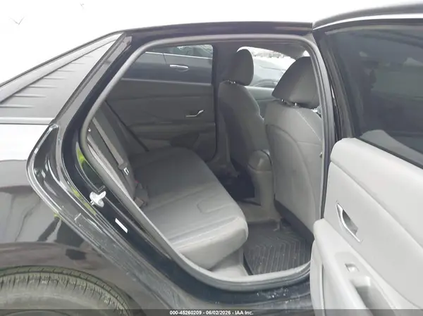 KMHLM4AJ2NU032069 2022 HYUNDAI ELANTRA - Image 8
