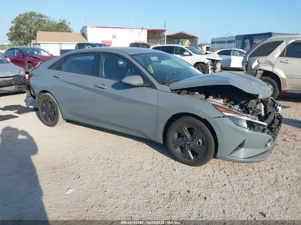 KMHLM4AJ2PU040417 2023 HYUNDAI ELANTRA - Image 1