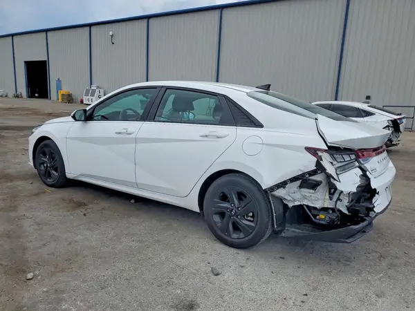 KMHLM4AJ2PU054138 2023 HYUNDAI ELANTRA - Image 2