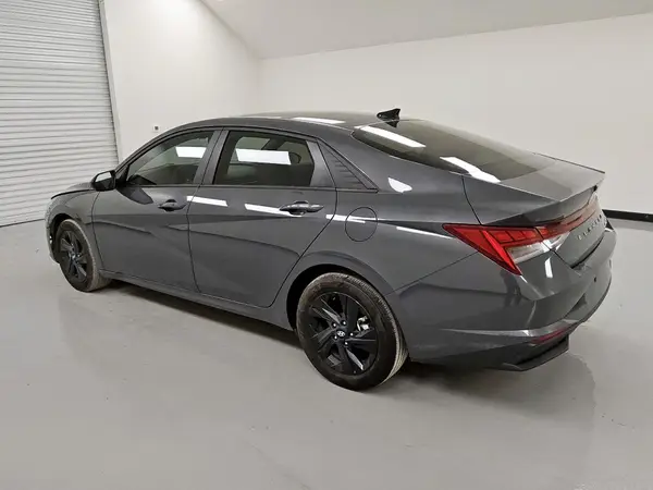 KMHLM4AJ2PU087172 2023 HYUNDAI ELANTRA - Image 2
