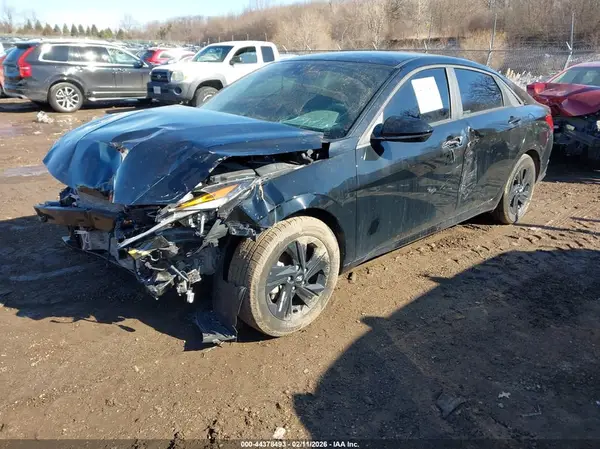 KMHLM4AJ2PU087883 2023 HYUNDAI ELANTRA - Image 2