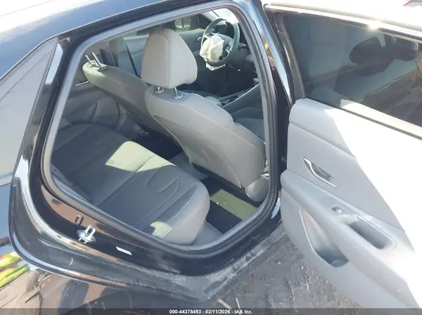KMHLM4AJ2PU087883 2023 HYUNDAI ELANTRA - Image 8