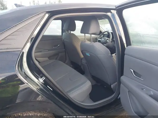 KMHLM4AJ3MU010998 2021 HYUNDAI ELANTRA - Image 8
