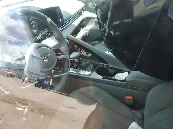 KMHLM4AJ3NU018777 2022 HYUNDAI ELANTRA - Image 8