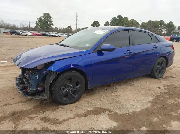 KMHLM4AJ3NU023722 2022 HYUNDAI ELANTRA - Image 2