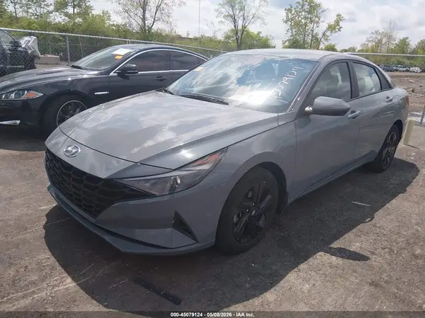KMHLM4AJ3NU024014 2022 HYUNDAI ELANTRA - Image 2