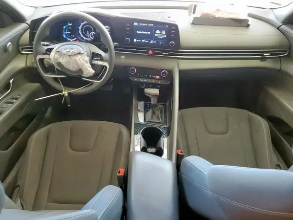 KMHLM4AJ3NU027236 2022 HYUNDAI ELANTRA - Image 8
