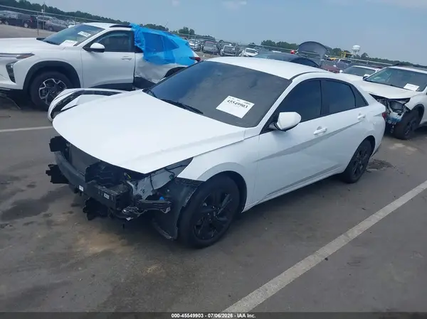 KMHLM4AJ3NU027608 2022 HYUNDAI ELANTRA - Image 2