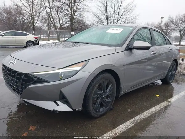 KMHLM4AJ3NU028953 2022 HYUNDAI ELANTRA - Image 2