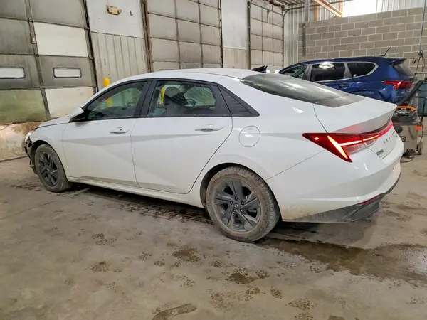 KMHLM4AJ3PU043455 2023 HYUNDAI ELANTRA - Image 2