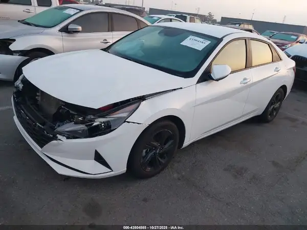 KMHLM4AJ3PU067366 2023 HYUNDAI ELANTRA - Image 2