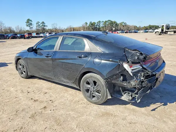 KMHLM4AJ3PU073829 2023 HYUNDAI ELANTRA - Image 2