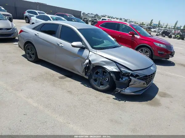 KMHLM4AJ3PU086032 2023 HYUNDAI ELANTRA - Image 1