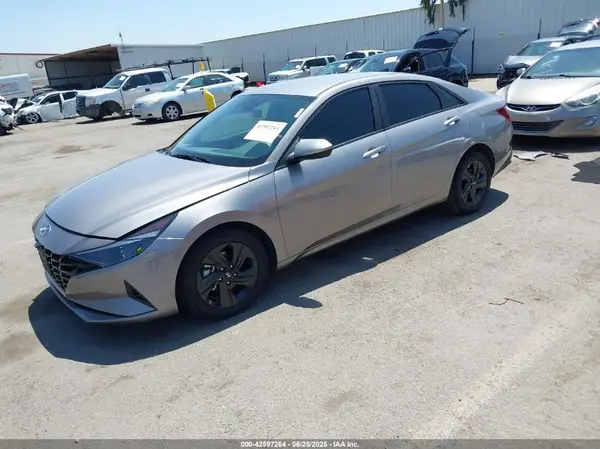 KMHLM4AJ3PU086032 2023 HYUNDAI ELANTRA - Image 2