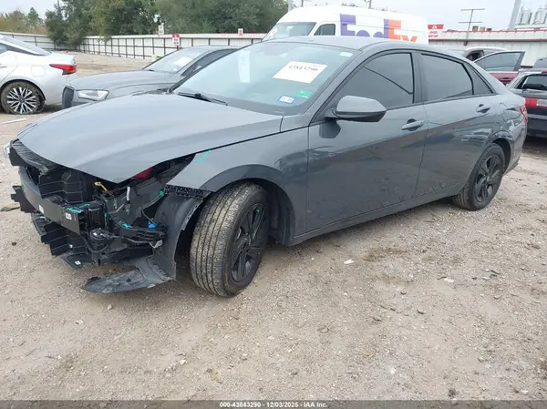KMHLM4AJ3PU091344 2023 HYUNDAI ELANTRA - Image 2