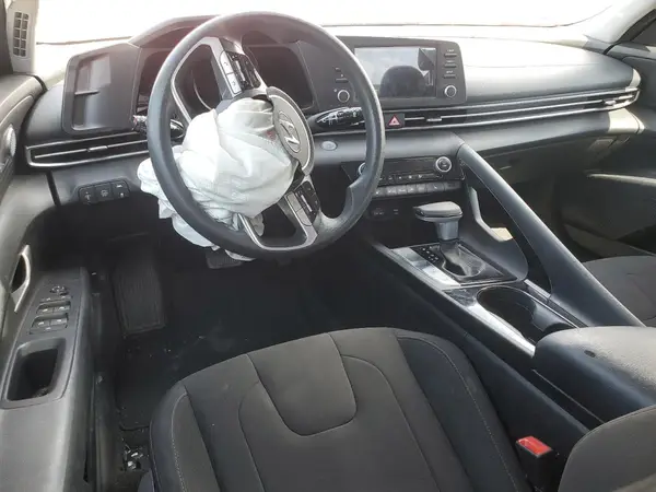 KMHLM4AJ4MU007284 2021 HYUNDAI ELANTRA - Image 8
