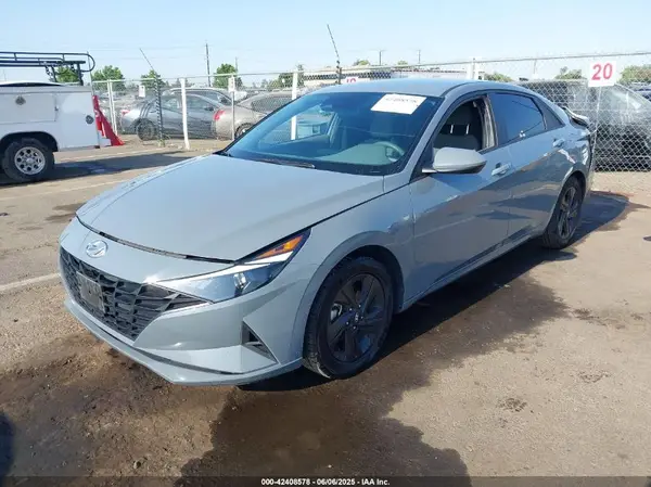 KMHLM4AJ4NU014415 2022 HYUNDAI ELANTRA - Image 2