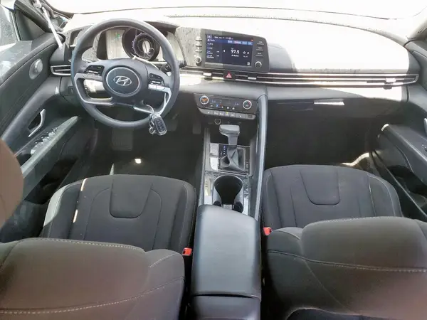 KMHLM4AJ4NU028623 2022 HYUNDAI ELANTRA - Image 8