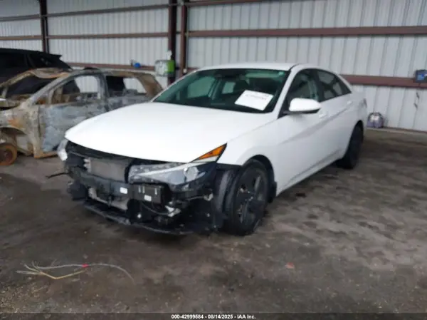 KMHLM4AJ4PU039799 2023 HYUNDAI ELANTRA - Image 2