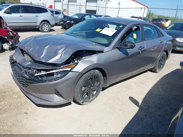 KMHLM4AJ4PU043139 2023 HYUNDAI ELANTRA - Image 2