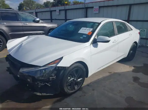 KMHLM4AJ4PU046283 2023 HYUNDAI ELANTRA - Image 2