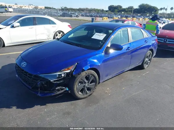 KMHLM4AJ4PU050396 2023 HYUNDAI ELANTRA - Image 2