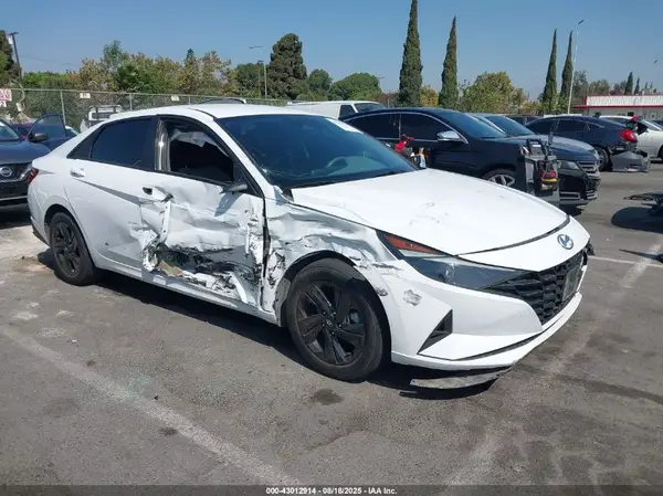 KMHLM4AJ4PU054917 2023 HYUNDAI ELANTRA - Image 1