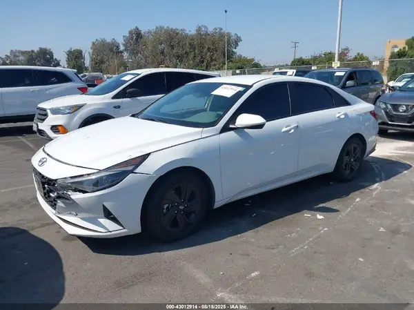 KMHLM4AJ4PU054917 2023 HYUNDAI ELANTRA - Image 2