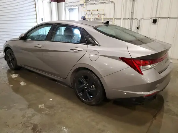 KMHLM4AJ4PU055758 2023 HYUNDAI ELANTRA - Image 2