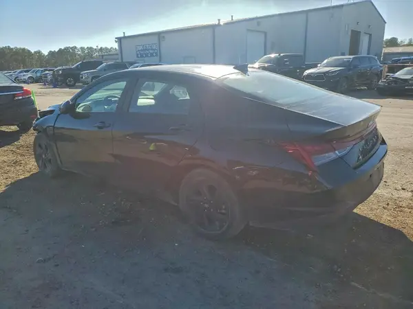 KMHLM4AJ4PU057218 2023 HYUNDAI ELANTRA - Image 2
