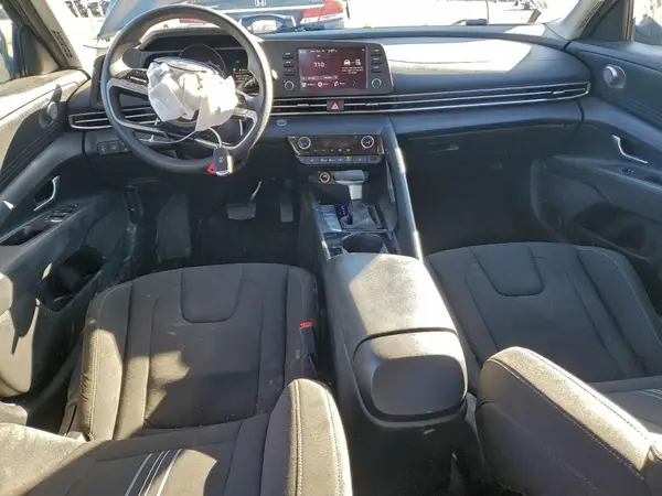 KMHLM4AJ4PU057218 2023 HYUNDAI ELANTRA - Image 8