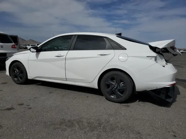 KMHLM4AJ4PU075265 2023 HYUNDAI ELANTRA - Image 2