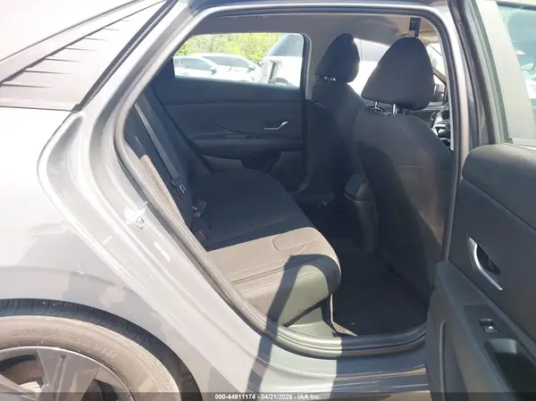 KMHLM4AJ4PU081664 2023 HYUNDAI ELANTRA - Image 8