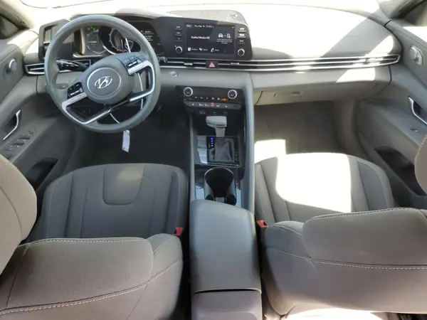 KMHLM4AJ4PU085097 2023 HYUNDAI ELANTRA - Image 8