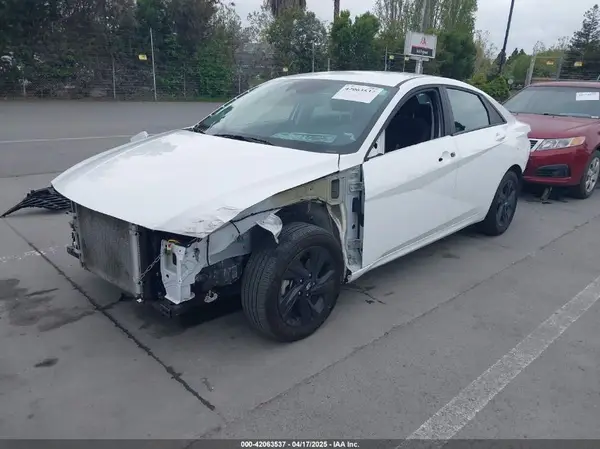 KMHLM4AJ4PU086802 2023 HYUNDAI ELANTRA - Image 2