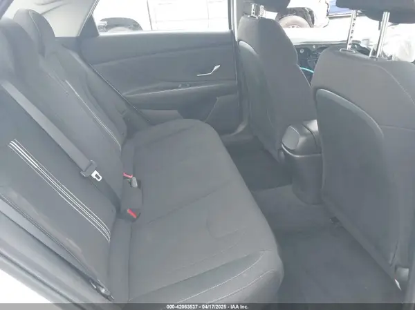 KMHLM4AJ4PU086802 2023 HYUNDAI ELANTRA - Image 8